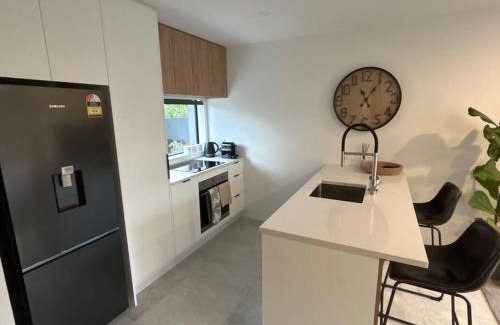 Saint Albans House | Luxury 2 Bedroom Hideout Near CBD,Merivale Mall