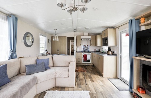 St. Andrews House | Luxury 2 bedroom holiday home with sea views. Family friendly, walkable to town