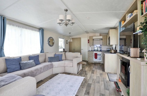 St. Andrews House | Luxury 2 bedroom holiday home with sea views. Family friendly, walkable to town