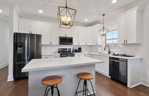 Mid-City District House | Luxury 2 Bedroom Home Under the Oaks