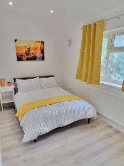 River House | Luxury 2 Bedroom Home Dagenham