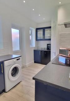 River House | Luxury 2 Bedroom Home Dagenham