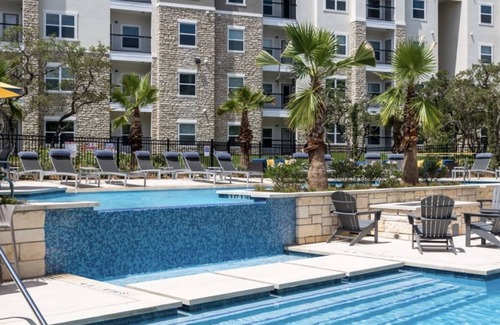 Stone Oak House | Luxury 2 Bedroom Rental Unit