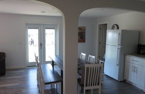 Central Okanagan House | Luxury 2 Bedroom Suite, Private Garden with Mountain View. Very quiet