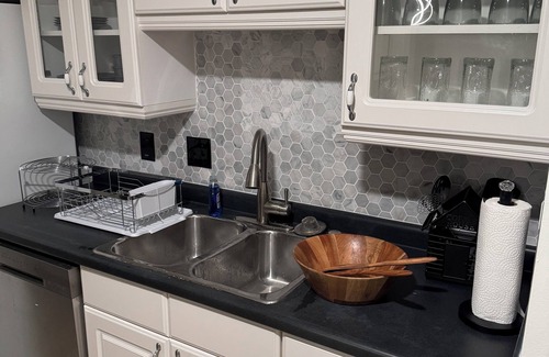 Cary House | Luxury 2-bedroom townhome in the Heart of Cary offering WiFi, AC in Unit .