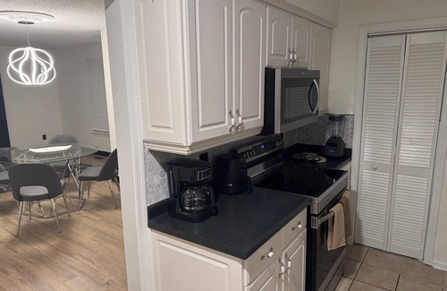 Cary House | Luxury 2-bedroom townhome in the Heart of Cary offering WiFi, AC in Unit .