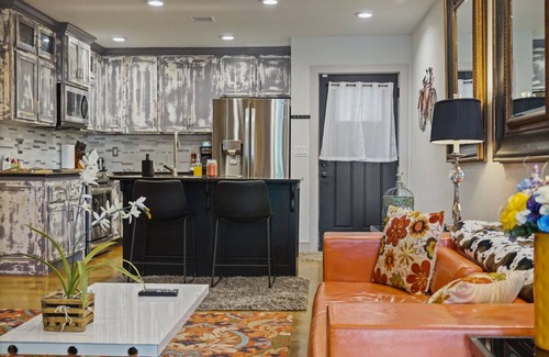 Midtown Condo | Luxury 2 Bedroom Condo, Midtown - Great Amenities with Pool!