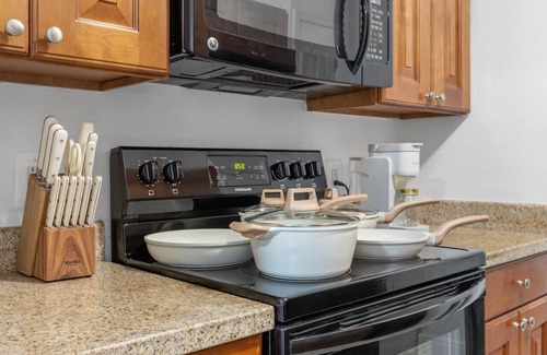 SoHo Apartment | Luxury - 2 blocks from Bayshore | GYM | POOL | #1