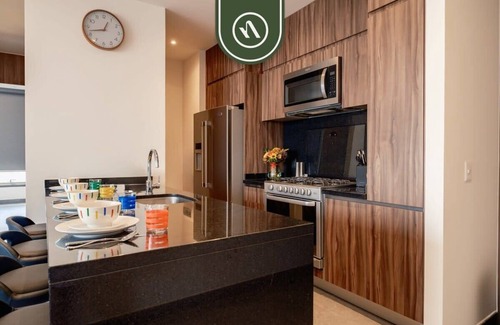 Cuauhtemoc Apartment | Luxury 2 BR Condo in Reforma - Skyline View - Pool
