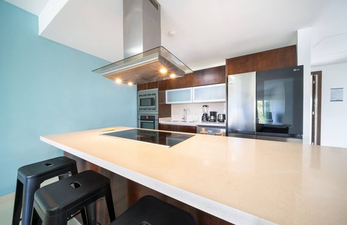 Luis Donaldo Colosio Condo | Luxury 2 BR Condo Jacuzzi & Pool - Mareazul