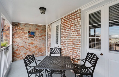 Arts/Warehouse District Apartment | Luxury 2-Story Condo/Prime Location