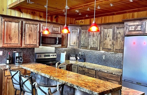 Crown King Cabin | Luxury 2 Story Crown King Cabin, Large balcony, Hiking, Fishing, Mountain Views