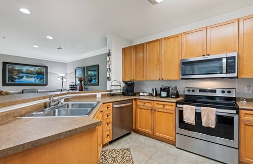 Maggie Valley Condo | Luxury 2B/2BA Condo Perched Overlooking the 9th Hole Fairway