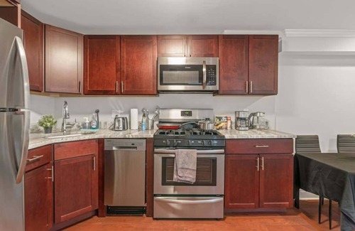 Southwark Apartment | Luxury 2BD | 2 Beds | Queens Village