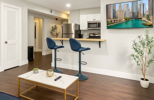 Southwark Apartment | Luxury 2BD | 3 Beds | Queens Village