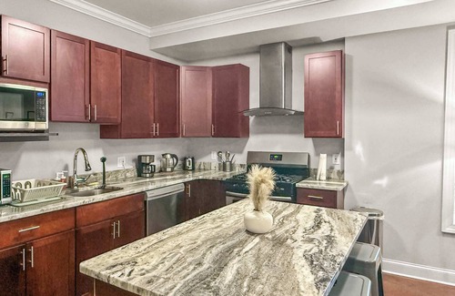 Southwark Apartment | Luxury 2BD | 3 Beds | Queens Village