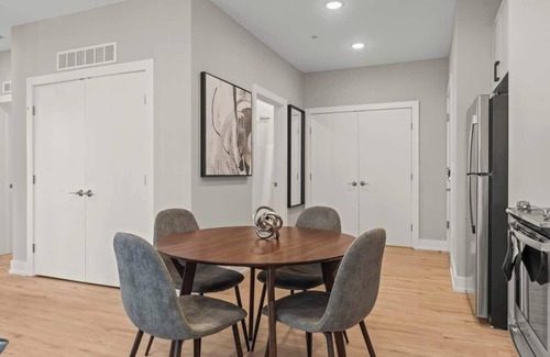 Northern Liberties Apartment | Luxury 2BD | 4 Beds | Northern Liberties