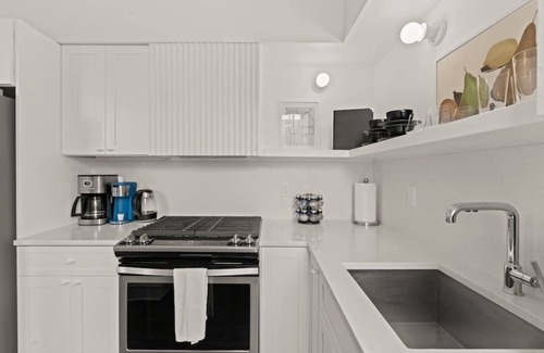 Center City Apartment | Luxury 2BD Rittenhouse Sq. | Hosted By Stay Rafa