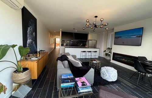 Seaford Apartment | Luxury 2Bdr Beach Side Apt FreeNetflix☆WiFi☆Wine