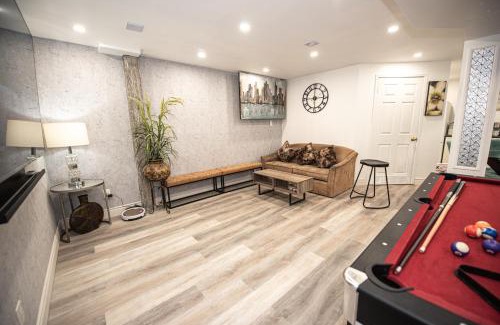 Beverley Glen Apartment | Luxury 2BR Guest Suite