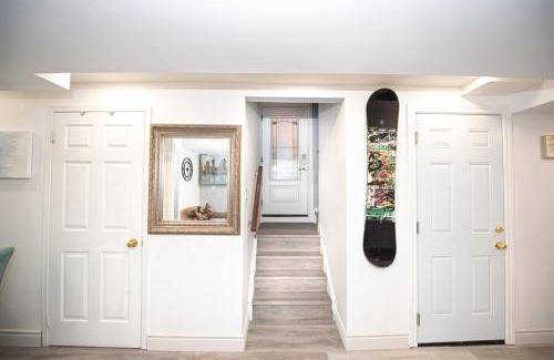 Beverley Glen Apartment | Luxury 2BR Guest Suite