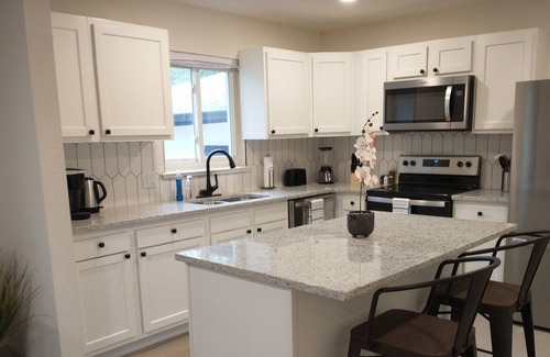 University Hills House | Luxury 2BR House South of Downtown- Gorgeous/Near Parks
