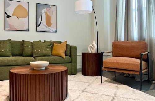 Historic Core Apartment | Luxury 2BR in DTLA w Jacuzzi & Rooftop Views