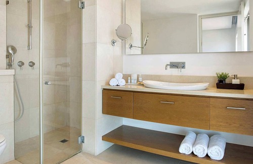 Neve Tzedek Apartment | Luxury 2BR sea view, Pool & parking by Holyguest