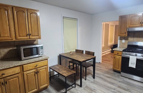 Cove - East Side - Shippan Apartment | Luxury 2Br with loft space 5 minutes to Downtown/Beach/w Deck. Pet friendly!