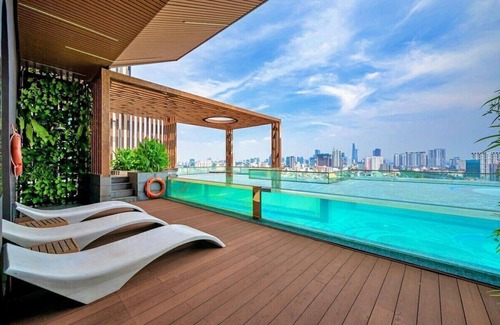 District 1 House | Luxury 3-Bdr Condo in HCMC's Dist 1: Stunning Canal Views and Lavish Amenities