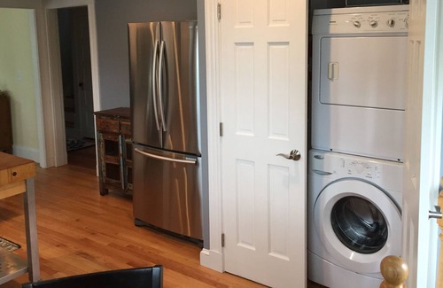Medford Apartment | Luxury 3 Bdrm - Mins to Tufts, Davis Square, Harvard