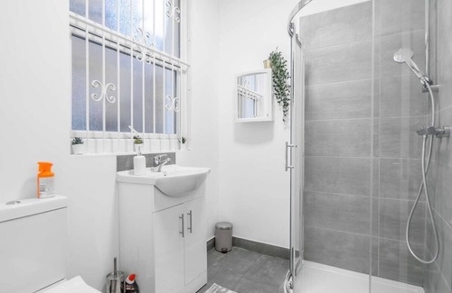 Sudbury House | Luxury 3 Bed 3 Bath Wembley Townhouse