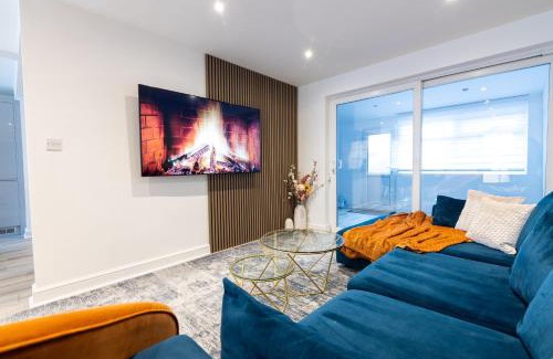 Trafford House | Luxury 3 Bed House Manchester Old Trafford