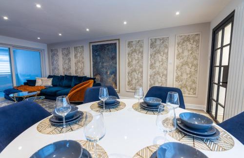 Trafford House | Luxury 3 Bed House Manchester Old Trafford