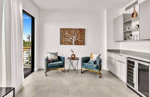 Harbordale Apartment | Luxury 3 Bedrooms APT Brand new, Perfectly located #303