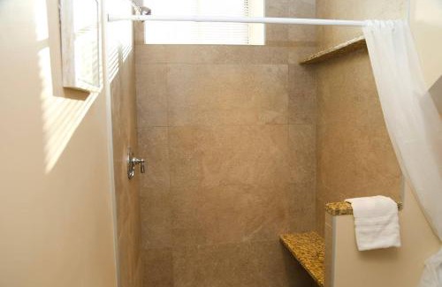 Medford Apartment | Luxury 3 Bedroom, 20 min to Boston, 15min Encore