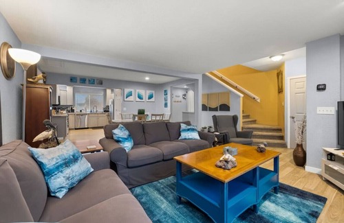 Aberdeen House | Luxury 3-bedroom Tri-Level w/Game Room