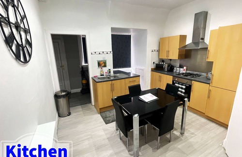 Cowdenbeath Apartment | Luxury 3 Bedrooms Entire Flat - Self Check in & Check out