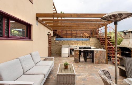 New Golden Mile Villa | Luxury 3 Beds Villa Inside Resort