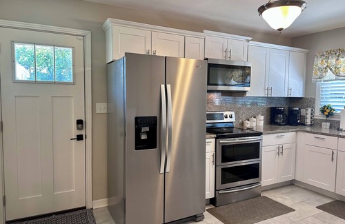 Murfreesboro House | Luxury 3 BR/1 BA Home 3 Minutes to Downtown Murfreesboro & 5 Minutes to MTSU