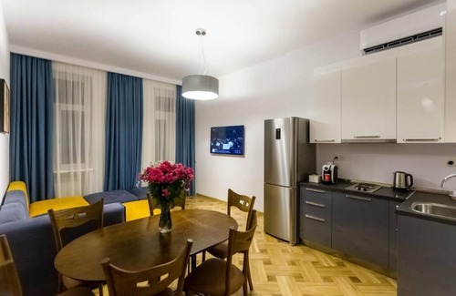 Tbilisi City Centre Apartment | Luxury 3 BR apartment by Freedom square City Centern