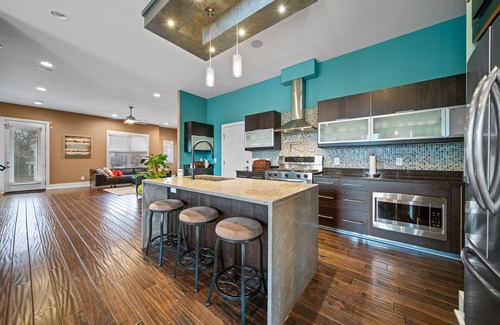 Germantown House | Luxury 3000 sq ft home minutes to Downtown Nashville, Lower Broadway & much more