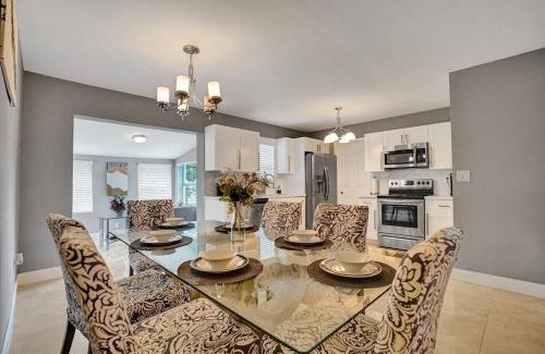 Lauderhill House | Luxury 3bd/2ba near Beach & Las Olas