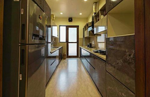 Mohali Apartment | Luxury 3BHK Appartment With Fully equipped Kitchen and Balcony