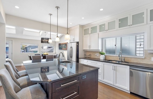 Hastings House | Luxury 3BR Family Home in Central Vancouver