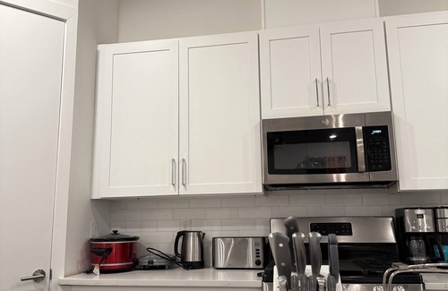 Northside House | Luxury 3BR for Families, Nurses & Groups