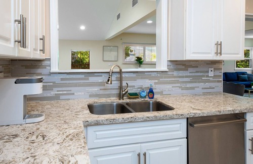 Pico - Robertson House | Luxury 3BR House w/ Private Jacuzzi