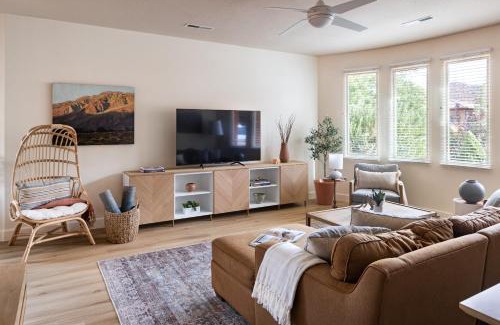 Kanab House | Luxury 3BR in Upscale Neighborhood Pet Friendly