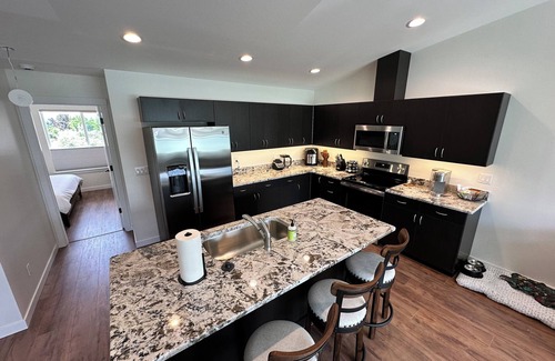 Joseph House | Luxury 3BR Townhome - Walk anywhere in Joseph! (D)