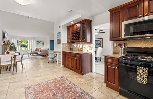 Topanga House | Luxury 4-Bd Topanga Oasis with Pool, Spa, & Cabana!